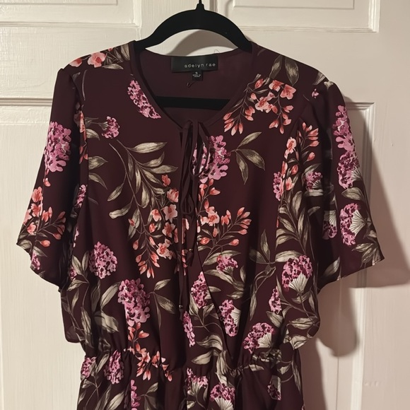 Adelyn Rae Burgundy Floral Mini Dress Size Small - Picture 3 of 11